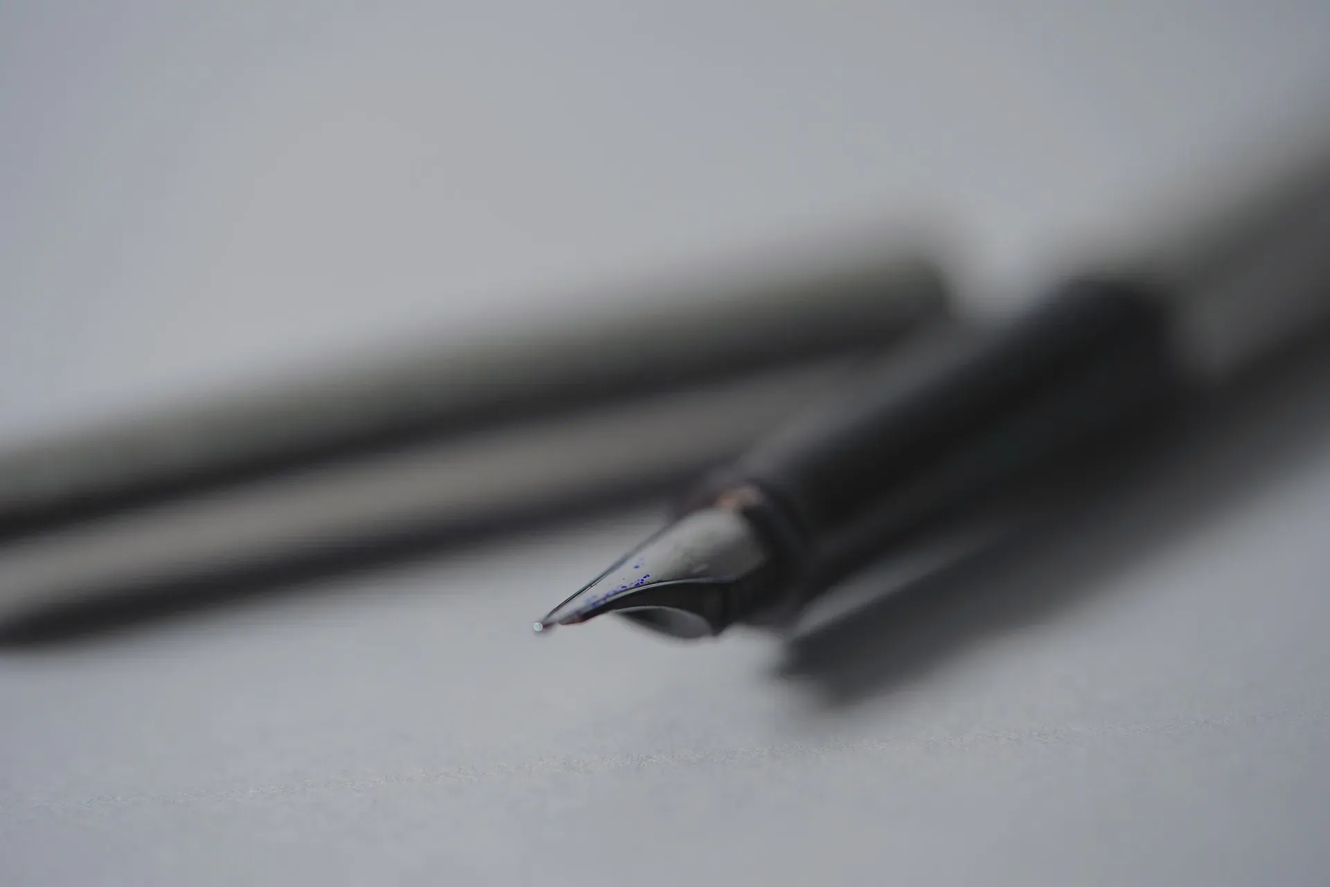 কার জন্য লিখি?